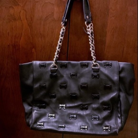 Betsey Johnson Handbags - Betsey Johnson Black tote with 3D black bows